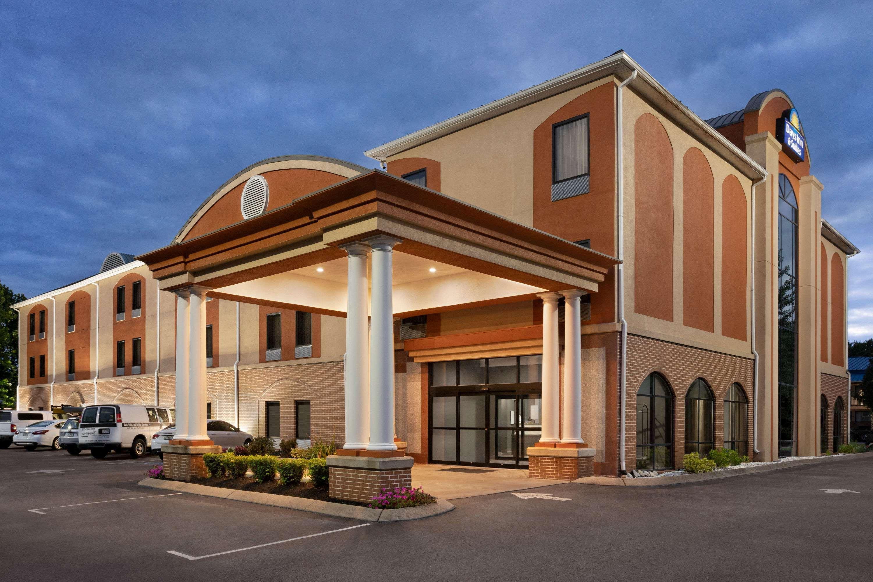 Days Inn & Suites By Wyndham Мерфрисборо Экстерьер фото