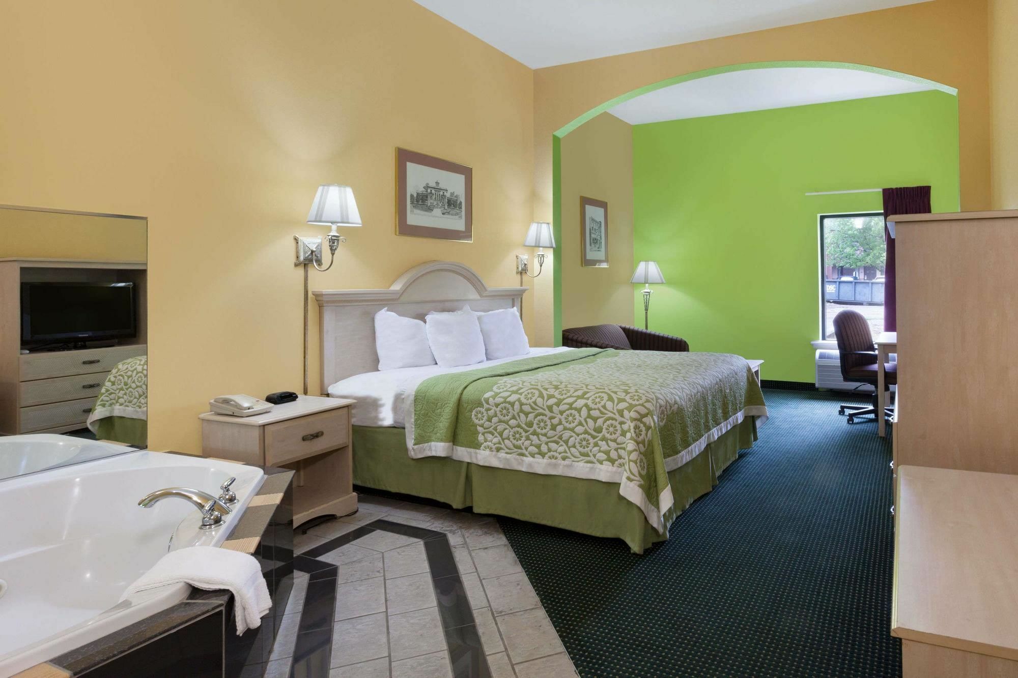 Days Inn & Suites By Wyndham Мерфрисборо Экстерьер фото